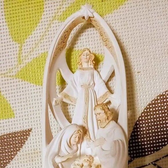 Nativity Scene - Picture 1 of 3